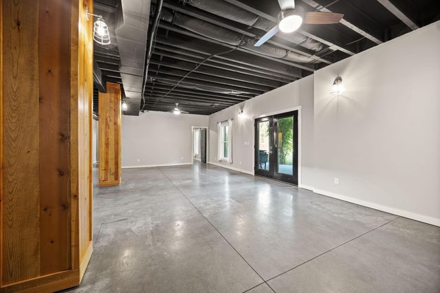 220 Davis Lane, Russell Springs, KY 42642