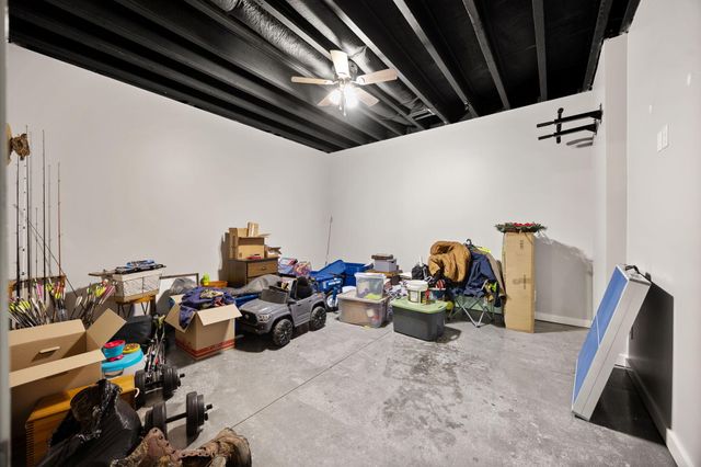 220 Davis Lane, Russell Springs, KY 42642