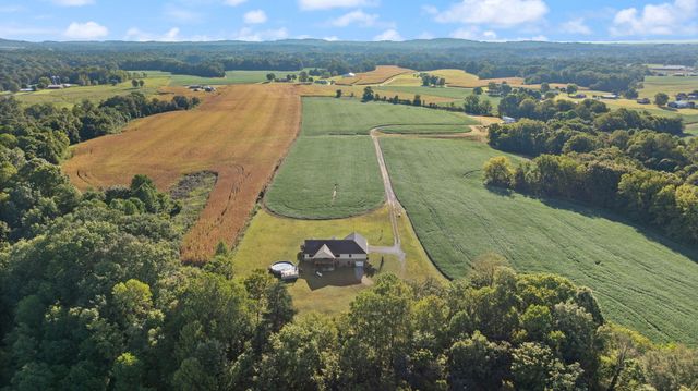 220 Davis Lane, Russell Springs, KY 42642