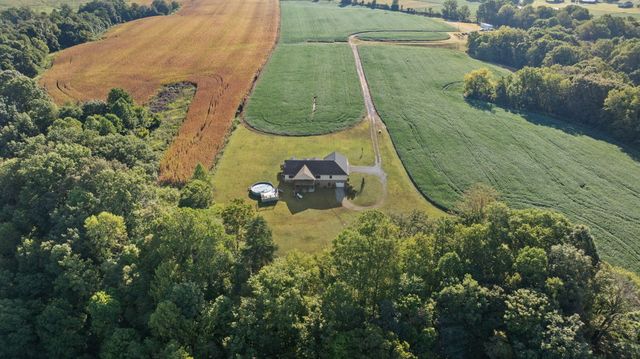 220 Davis Lane, Russell Springs, KY 42642