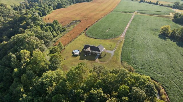 220 Davis Lane, Russell Springs, KY 42642