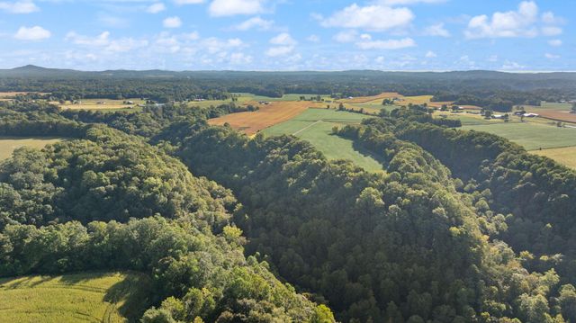 220 Davis Lane, Russell Springs, KY 42642