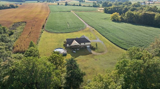 220 Davis Lane, Russell Springs, KY 42642