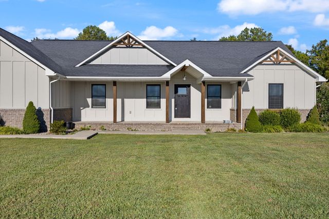 220 Davis Lane, Russell Springs, KY 42642
