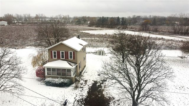 1807 Spafford Rd, Phelps, NY 14532