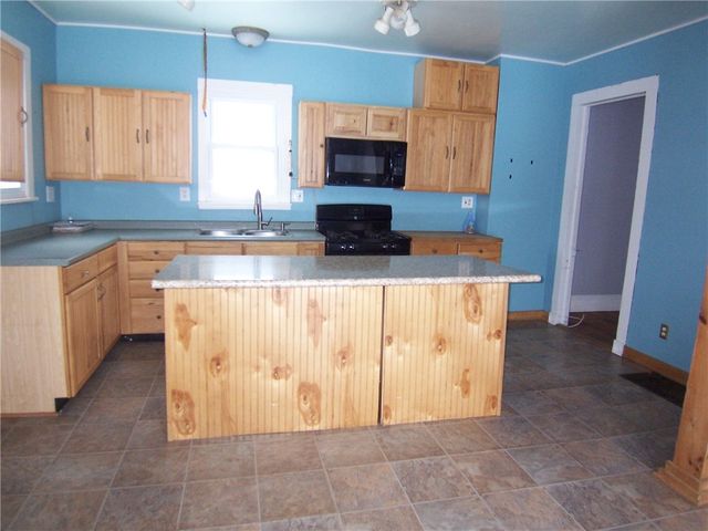 1807 Spafford Rd, Phelps, NY 14532