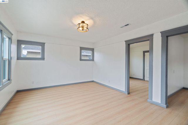1012 72nd Ave, Oakland, CA 94621