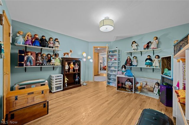6110 Hollywood Drive, Parma, OH 44129