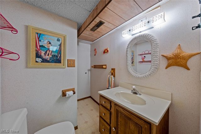 6110 Hollywood Drive, Parma, OH 44129
