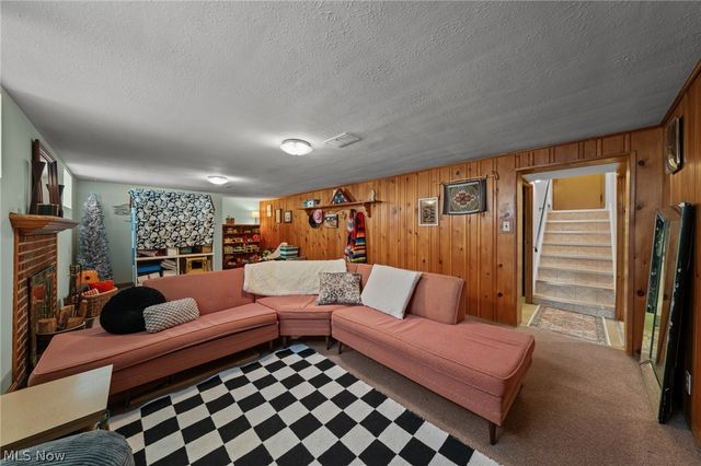 6110 Hollywood Drive, Parma, OH 44129