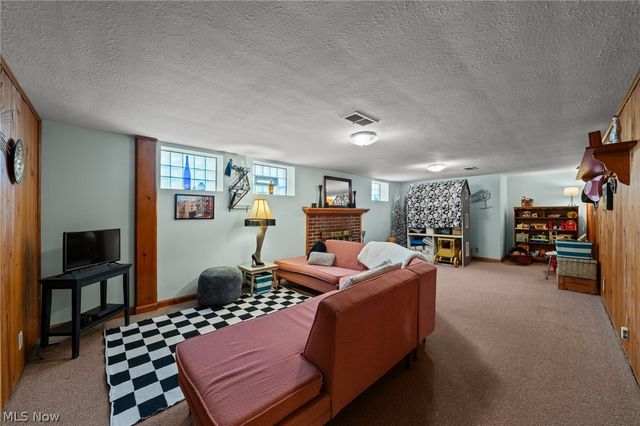 6110 Hollywood Drive, Parma, OH 44129