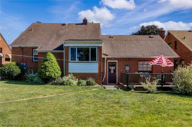 6110 Hollywood Drive, Parma, OH 44129