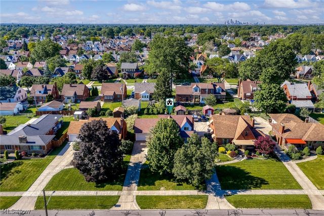 6110 Hollywood Drive, Parma, OH 44129