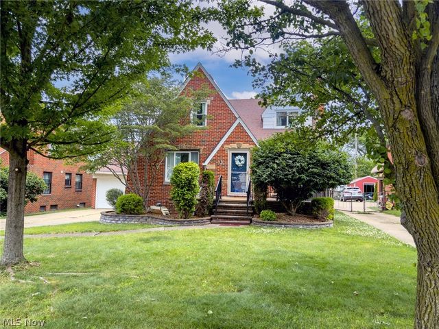 6110 Hollywood Drive, Parma, OH 44129