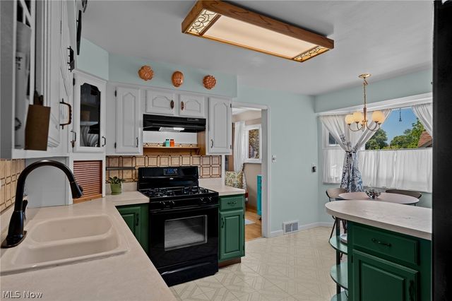 6110 Hollywood Drive, Parma, OH 44129