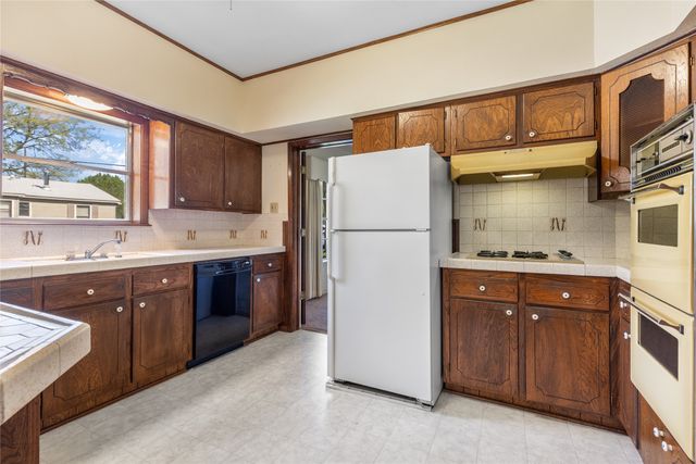 220 N Holly, Sherman, TX 75092