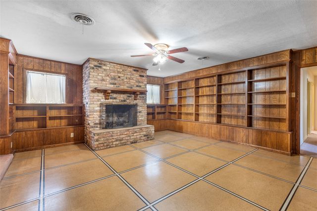 220 N Holly, Sherman, TX 75092