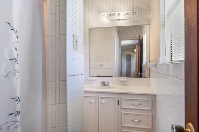 220 N Holly, Sherman, TX 75092