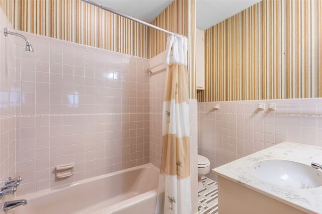 220 N Holly, Sherman, TX 75092