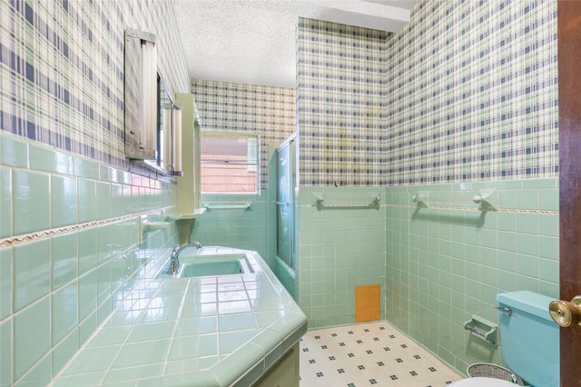 220 N Holly, Sherman, TX 75092