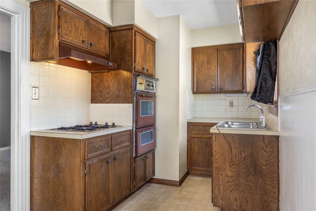 220 N Holly, Sherman, TX 75092