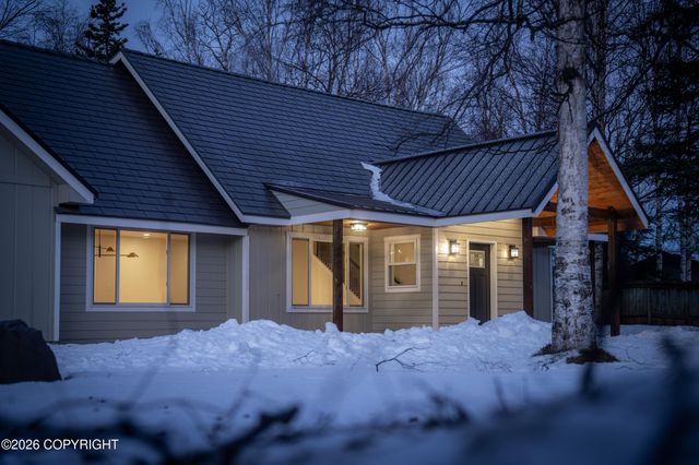 735 W Winter Avenue, Wasilla, AK 99654