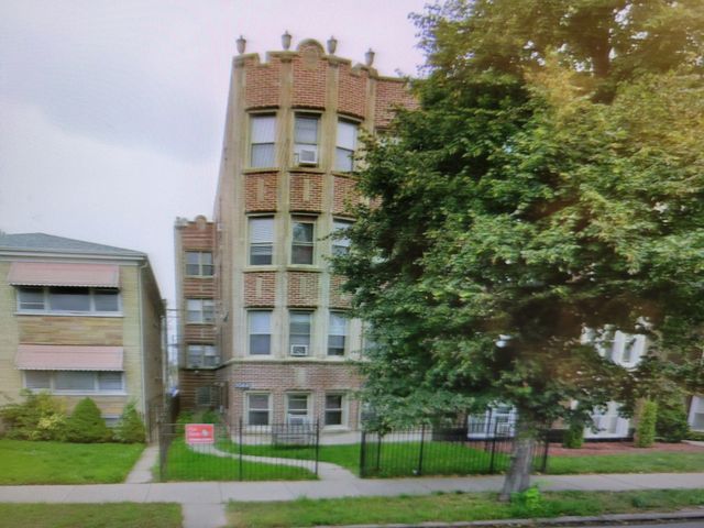 2844 W Addison Street P1, Chicago, IL 60618