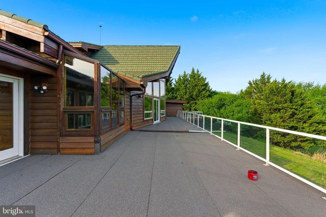 2 DIGIT LN, Bunker Hill, WV 25413
