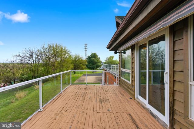 2 DIGIT LN, Bunker Hill, WV 25413