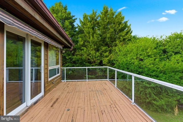 2 DIGIT LN, Bunker Hill, WV 25413
