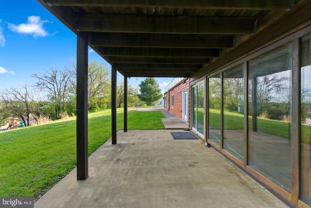 2 DIGIT LN, Bunker Hill, WV 25413