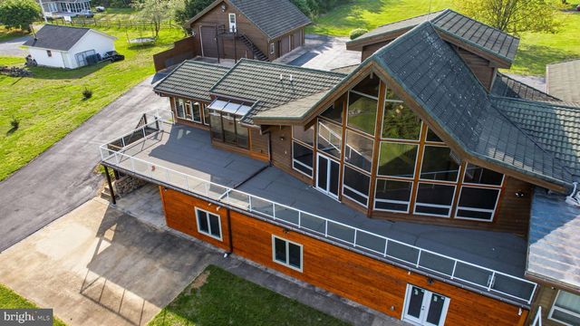 2 DIGIT LN, Bunker Hill, WV 25413