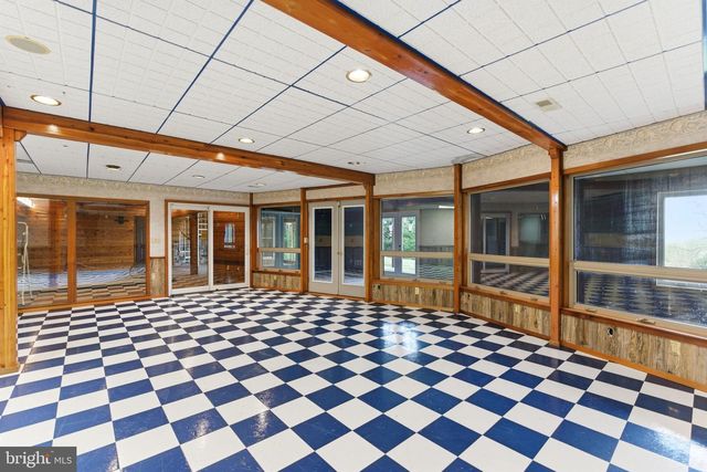 2 DIGIT LN, Bunker Hill, WV 25413