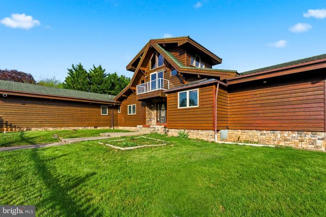 2 DIGIT LN, Bunker Hill, WV 25413