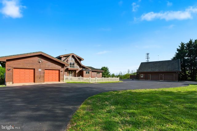 2 DIGIT LN, Bunker Hill, WV 25413