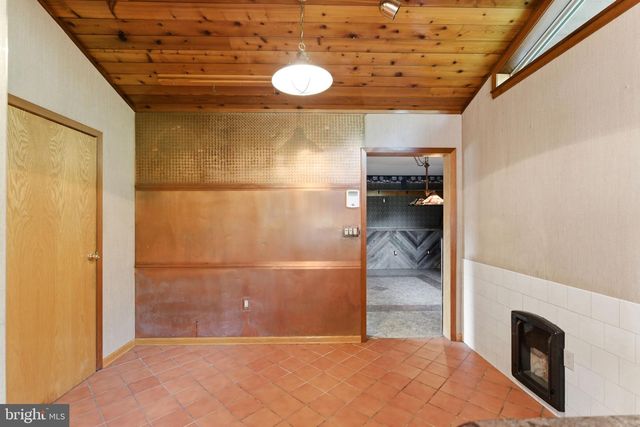 2 DIGIT LN, Bunker Hill, WV 25413