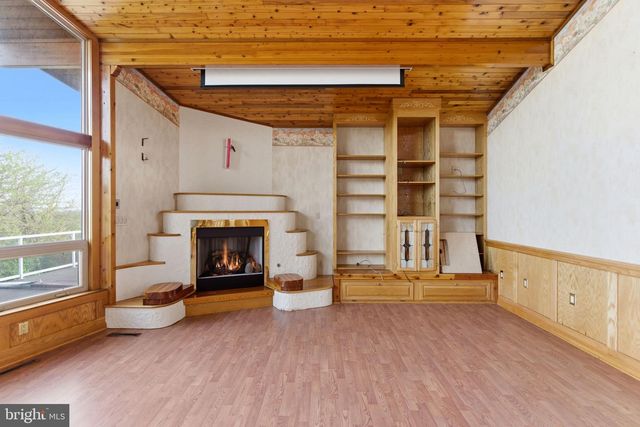 2 DIGIT LN, Bunker Hill, WV 25413