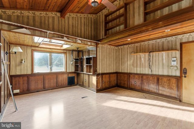 2 DIGIT LN, Bunker Hill, WV 25413