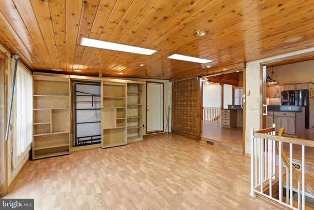 2 DIGIT LN, Bunker Hill, WV 25413