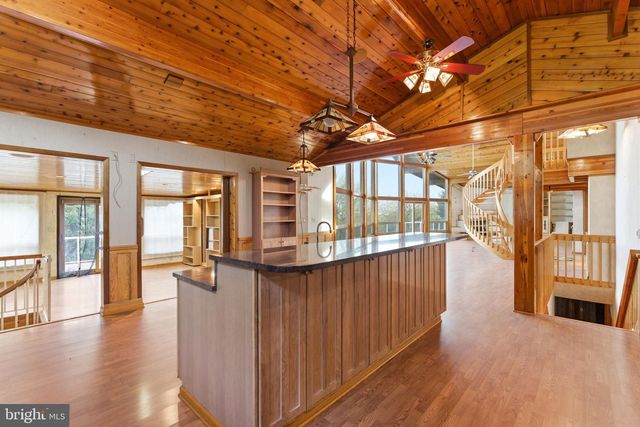 2 DIGIT LN, Bunker Hill, WV 25413