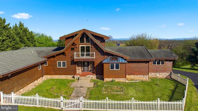 2 DIGIT LN, Bunker Hill, WV 25413