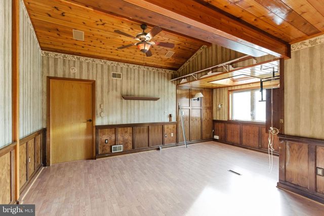2 DIGIT LN, Bunker Hill, WV 25413