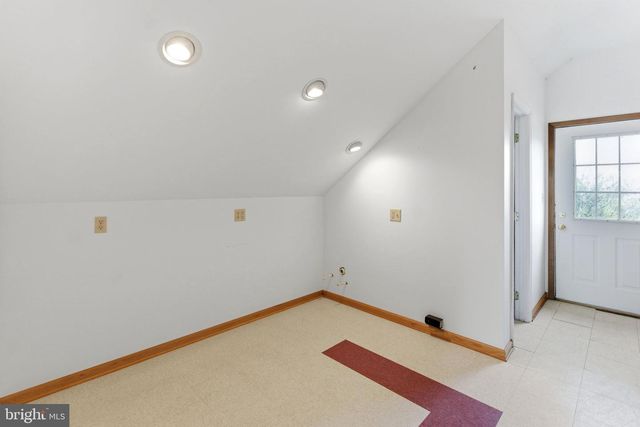 2 DIGIT LN, Bunker Hill, WV 25413
