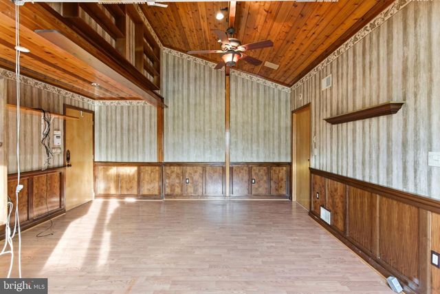2 DIGIT LN, Bunker Hill, WV 25413