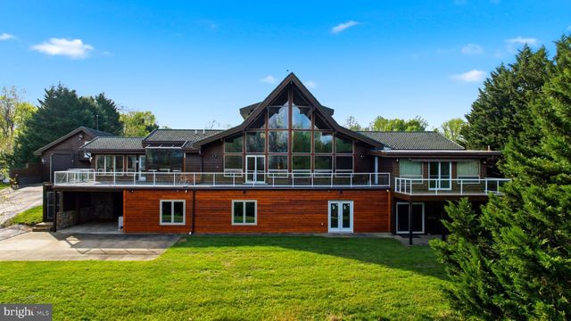 2 DIGIT LN, Bunker Hill, WV 25413