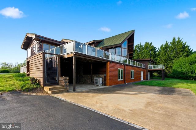 2 DIGIT LN, Bunker Hill, WV 25413