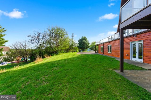 2 DIGIT LN, Bunker Hill, WV 25413
