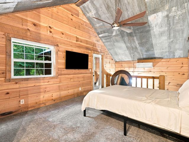50 Pigeon Creek Road, Blue Ridge, GA 30513