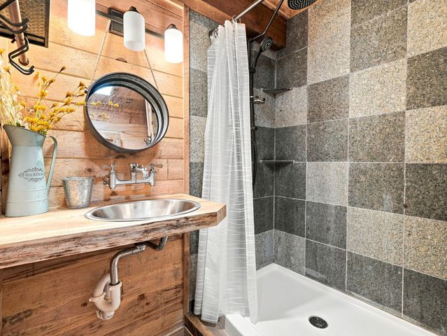 50 Pigeon Creek Road, Blue Ridge, GA 30513
