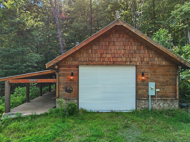 50 Pigeon Creek Road, Blue Ridge, GA 30513